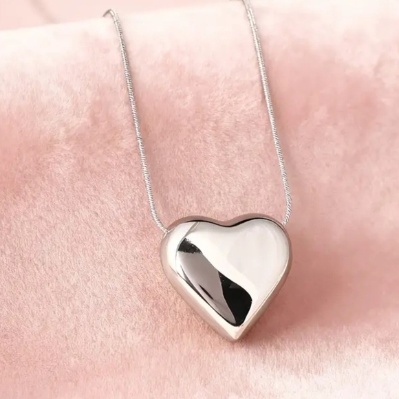 Elegant Sterling Silver 1 Inch Heart Pendant Necklace - Picture 2 of 4